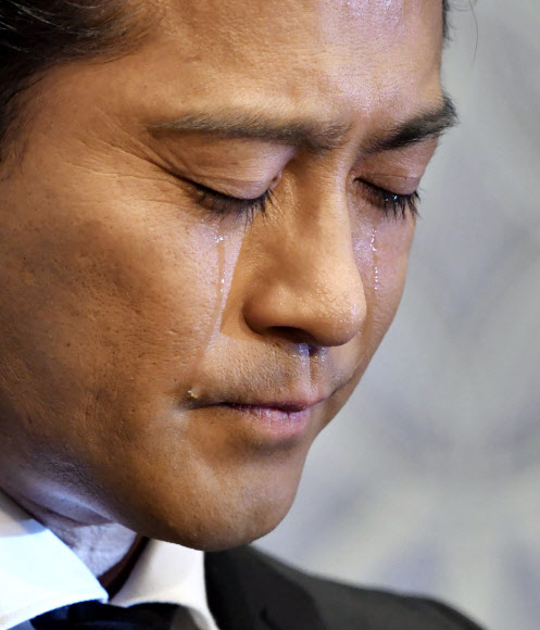 일본서 여고생 강제추행 ’파문’ 인기그룹 멤버 기자회견