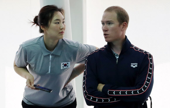 박태환의 코치 팀 레인과 누나 박인미