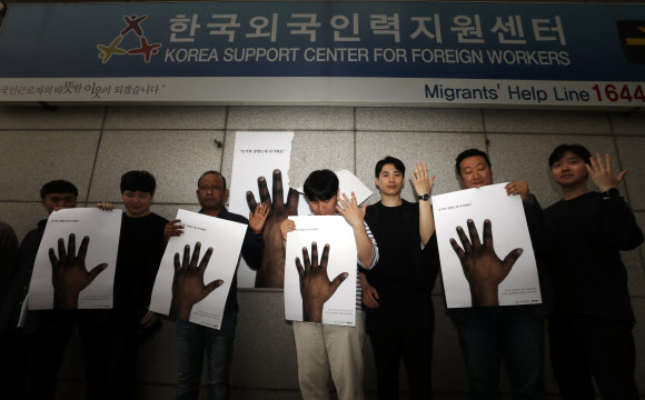 “손가락 잘렸는데 나가래요”