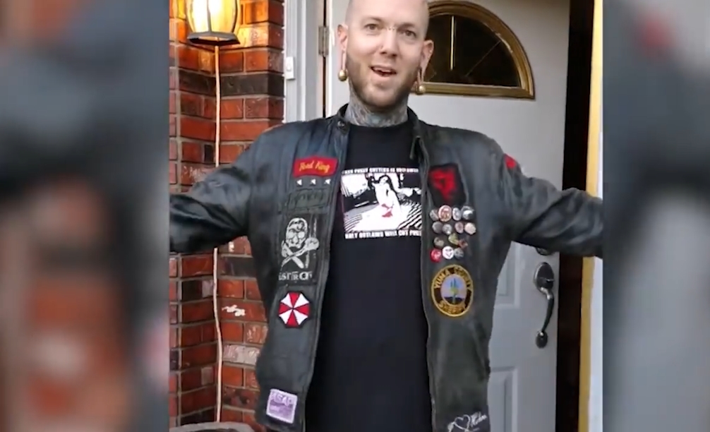 30여 년간 자신의 신체를 변형시켜 러스 폭스(Russ Foxx)라는 남성(유튜브 영상 캡처)