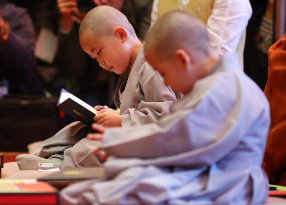 ’이젠 제법 동자승 느낌이’