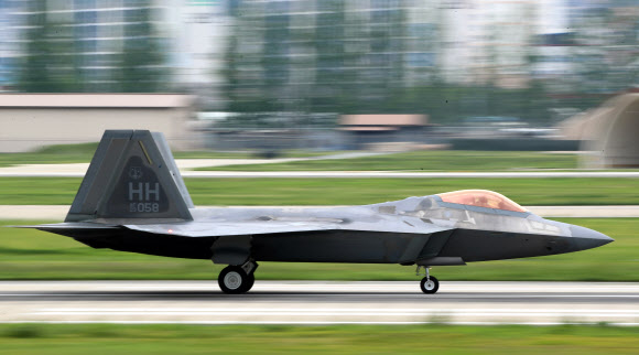 F-22 랩터 한반도에 ’착륙’