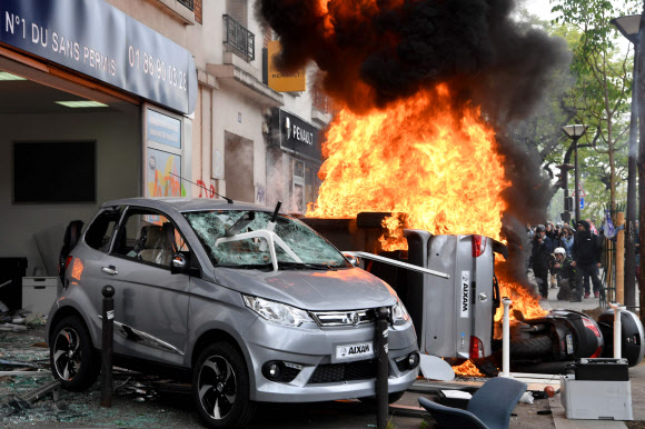 프랑스 전역 마크롱 개혁 반대 시위