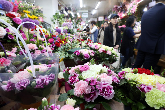 북적북적 꽃시장
