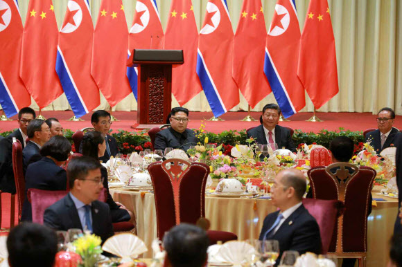 김정은 중국 다롄 방문…시진핑 주석, 연회 개최