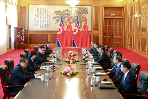 북한 김정은 방중…시진핑 국가주석과 회담