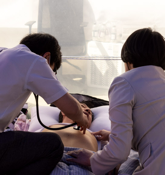 단식 7일째, 의료진 만난 김성태 원내대표