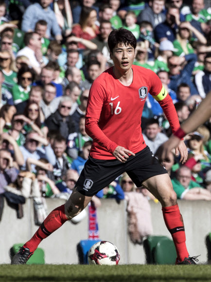 러시아월드컵 미드필더 기성용