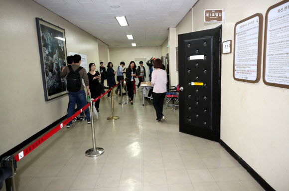 줄없는 방청권 응모 현장