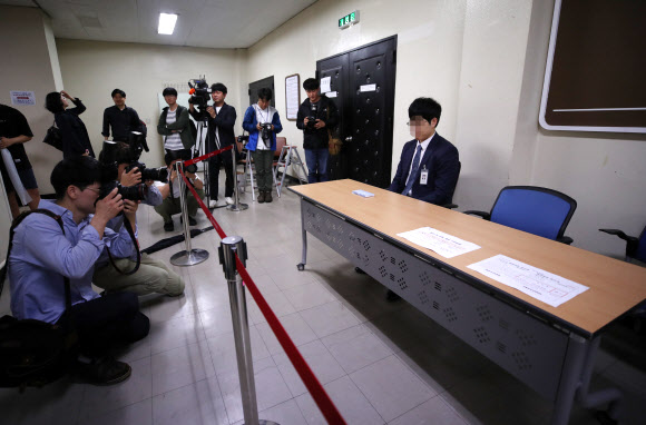 텅 빈 이명박 재판 방청권 응모 현장