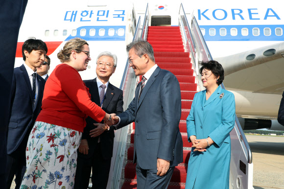 문 대통령 워싱턴 도착