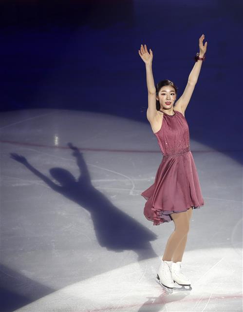 연기 마친 김연아 ‘감사합니다’