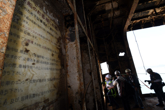 세월호 화물칸에 남아있는 일본어 안내판