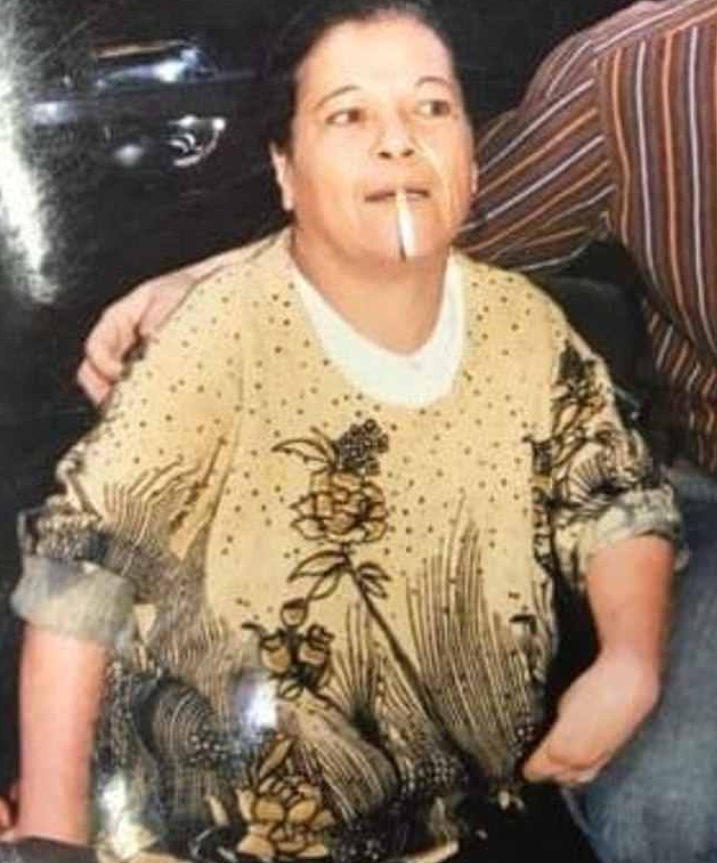 구걸로 백만장자 된 후 버려진 차 속에서 심장마비로 죽은 여성(유튜브 영상 캡처)