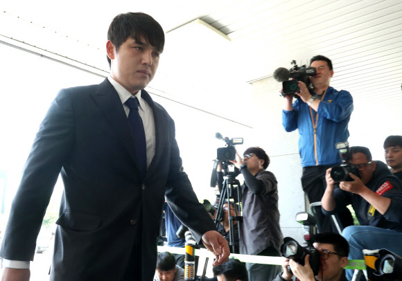 경찰 출두하는 넥센 박동원