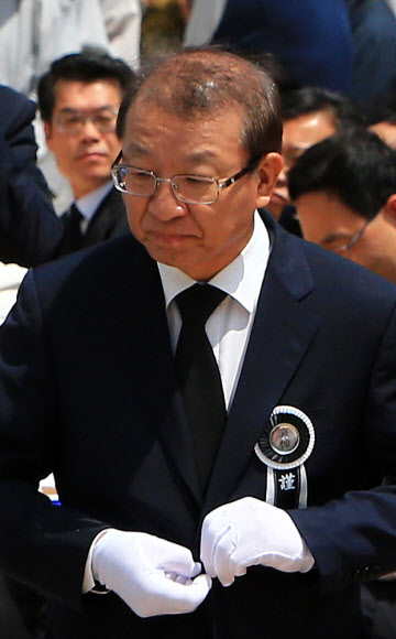 무산 스님 영결식 참석한 양승태