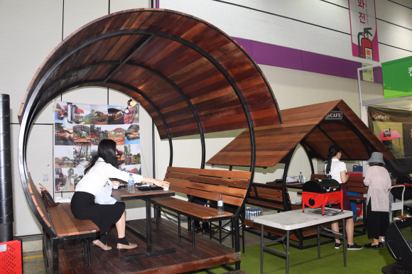 [서울포토] 독특한 ‘야외카페’