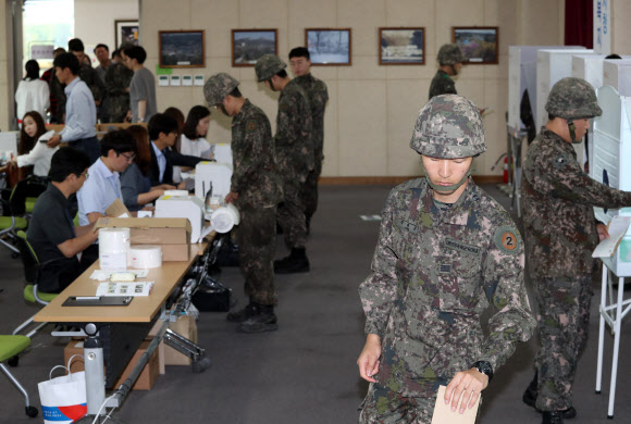 [사전투표] 군인들도 사전투표