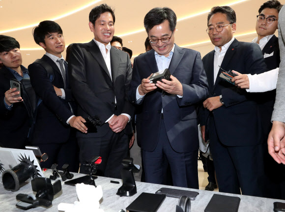 스타필드 하남 찾은 김동연 부총리