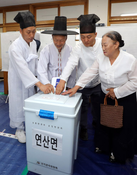 서당 훈장선생님도 소중한 한표