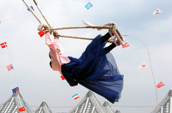 ‘하늘을 날아 보자’