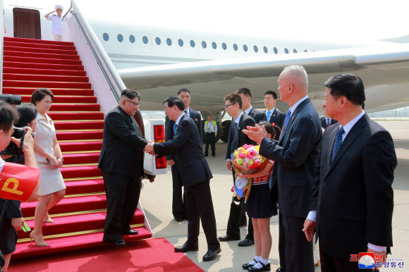 ‘참매1호’ 타고 방중한 김정은 위원장