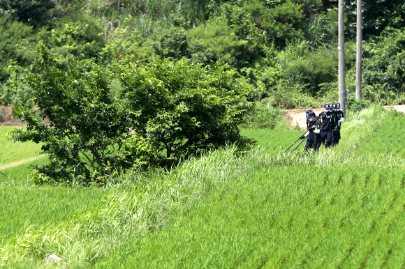 여고생 흔적 찾는 경찰