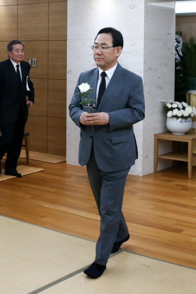 조문하는 주호영