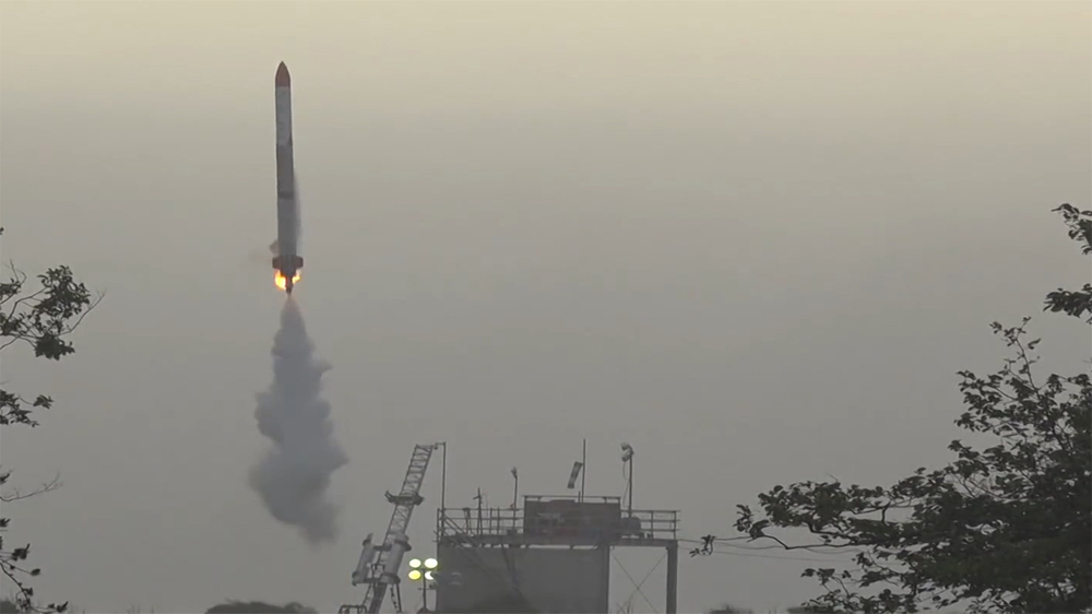 일본의 민간 기업에서 쏘아 올린 소형 로켓의 추락 전 모습