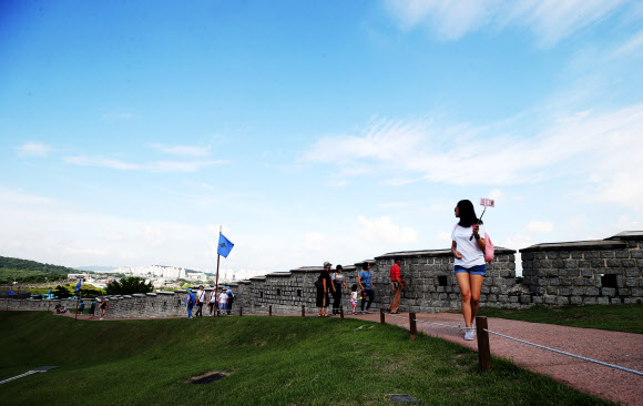 걷고 싶은 예쁜 하늘