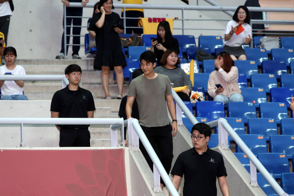 광주FC 홈경기 찾은 기성용