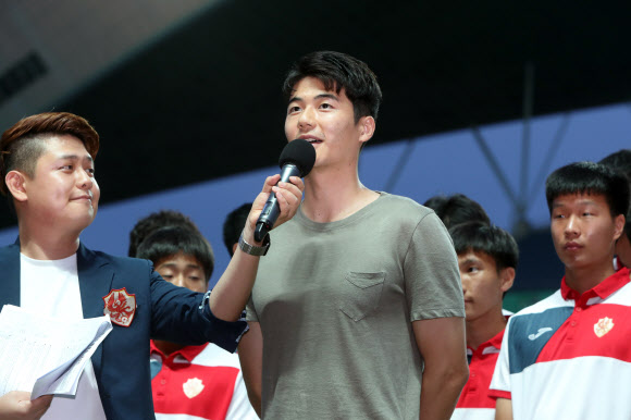 광주FC 홈구장 찾은 기성용