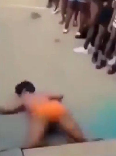 얼굴이 부딪혀도 트월킹 추는 댄서