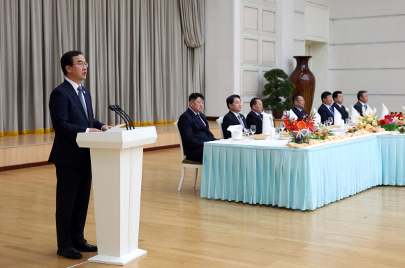조명균 통일부 장관이 5일 오후 평양 인민문화궁전에서 열린 환송만찬에서 답사를 하고 있다.  2018.07.05 사진공동취재단/