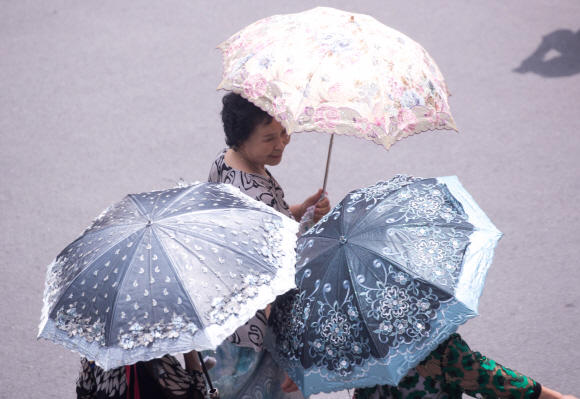 [포토인사이트] 따가운 평양 볕