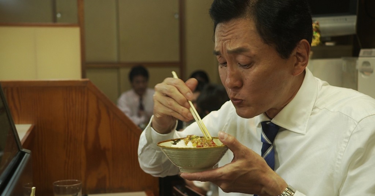 한국뿐만 아니라 전 세계적으로 ‘혼밥’인구가 늘어나고 있는 추세다. 이 때문에 혼밥이 건강에 미치는 영향 등에 대한 연구도 점점 늘어나고 있는 추세다. 만화를 원작으로 일본TV도쿄에서 방영되고 있는 드라마 ‘고독한 미식가’의 한 장면. 일본 TV도쿄 제공