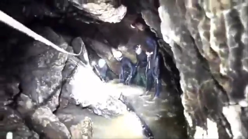 태국 치앙라이 주 탐루엉 동굴에 고립된 유소년 축구단 소년들과 코치 13명을 구조하는 과정을 담은 영상. 2018.7.12  태국 네이비실 페이스북