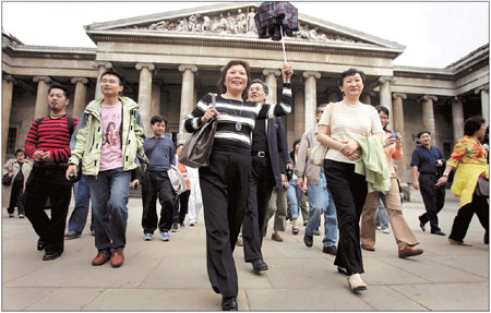 유럽 여행 중인 중국인 단체 관광객 출처: 차이나 데일리