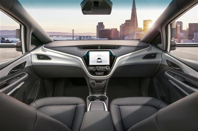 GM의 자율주행 콘셉트카 크루즈AV는 운전석에 핸들 등 조작 장치가 없다. 한국GM 제공
