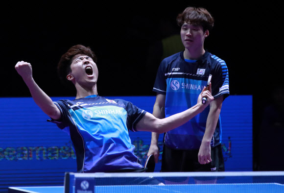 포효하는 임종훈, 코리아오픈 탁구 남자복식 한국 우승