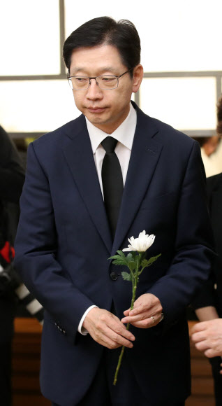 김경수, 고 노회찬 의원 빈소 조문