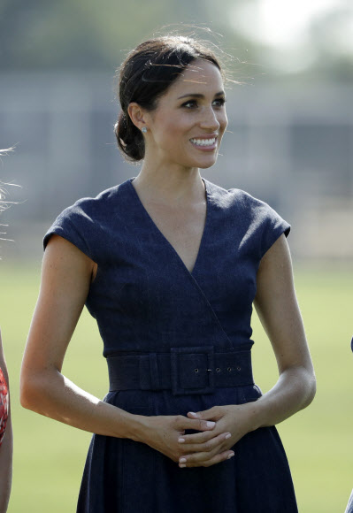 메건 마클 영국 왕자비가 26일(현지시간) 윈저에서 열린 자선 폴로 경기에 참석하고 있다. AP 연합뉴스