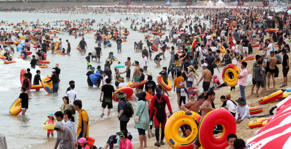 해운대 ‘북적북적’