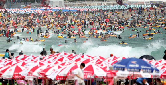 해운대에서 시원한 파도와 함께