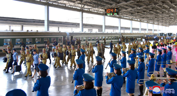 평양 떠나는 전쟁노병들