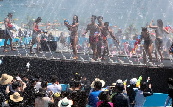 부산바다축제 물총 싸움
