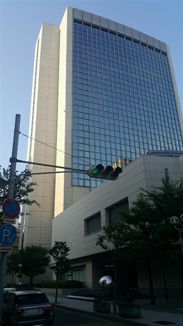 베델 브러더스의 고베 지사로 베델이 있었던 나카마치 55번지의 현재. 미쓰이 쓰미모토 은행이 들어서 있다.  민나리 기자 mnin1082@seoul.co.kr