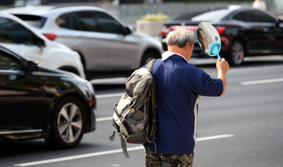 ‘오늘도 아침부터 덥다’