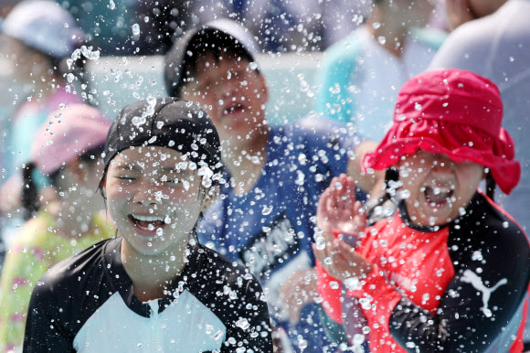 폭염에도 아이들은 신난다