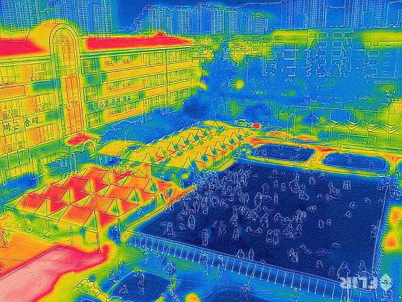 천막 아래 괜찮은가요?